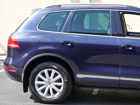 Used 2012 Volkswagen Touareg Sport AWD/4WD image 16