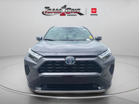 Used 2022 Toyota RAV4 SE w/ Convenience Package AWD/4WD image 2