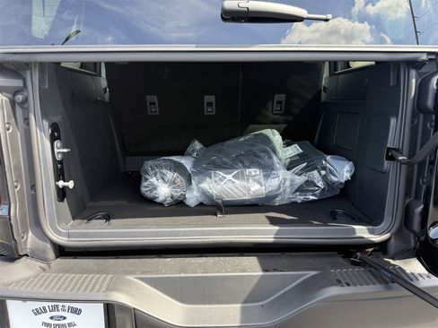 New 2026 Ford Bronco Badlands image 8