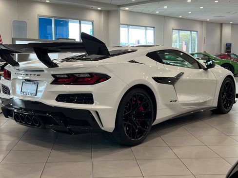 New 2026 Chevrolet Corvette ZR1 w/ ZR1 Carbon Fiber Aero Package image 4