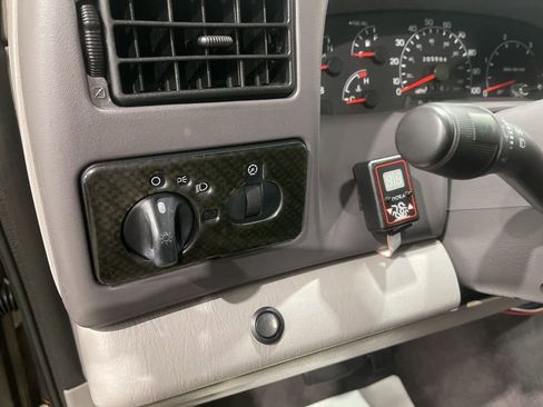 Used 2001 Ford F250 Lariat image 18