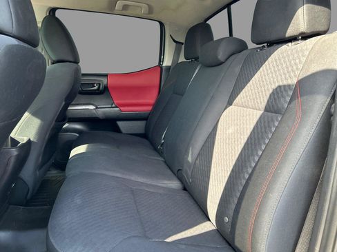 Used 2021 Toyota Tacoma SR5 RWD image 33