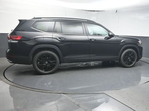 New 2026 Volkswagen Atlas SE FWD image 8