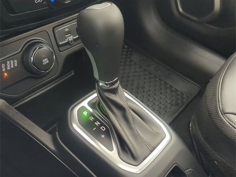 Used 2023 Jeep Renegade Limited w/ Sun/Sound Group image 21