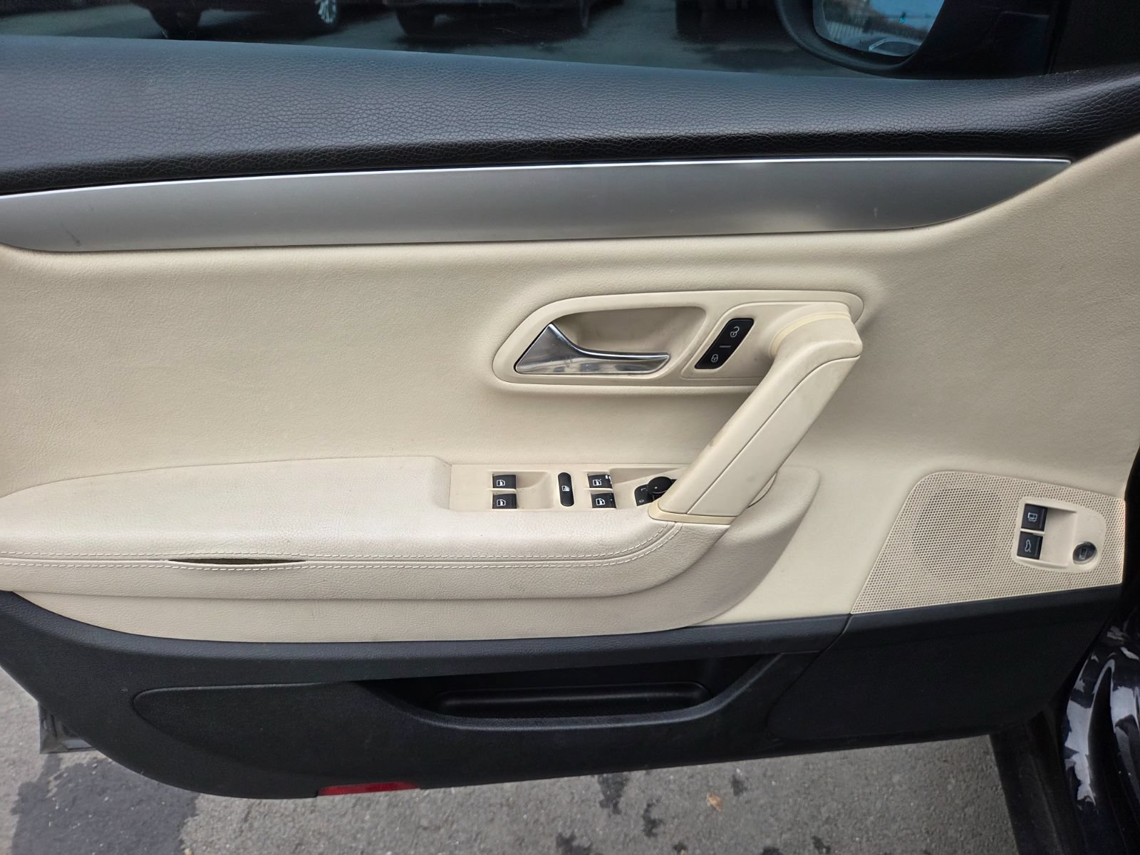 Used 2010 Volkswagen CC Sport FWD image 6