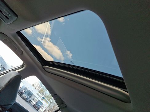 Used 2023 Nissan Altima 2.5 SR w/ SR Premium Package image 16