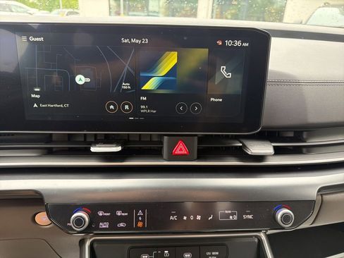 New 2025 Kia Carnival LX FWD image 26
