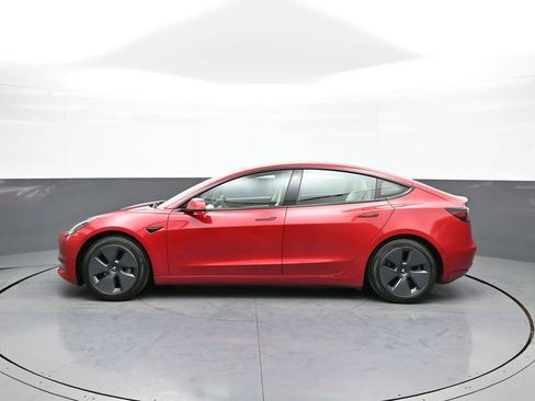 Used 2021 Tesla Model 3 Standard Range Plus image 9
