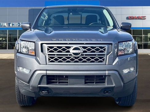 Used 2024 Nissan Frontier SV w/ SV Convenience Package image 2