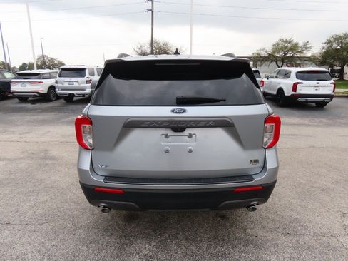 Used 2023 Ford Explorer XLT w/ Equipment Group 202A image 13