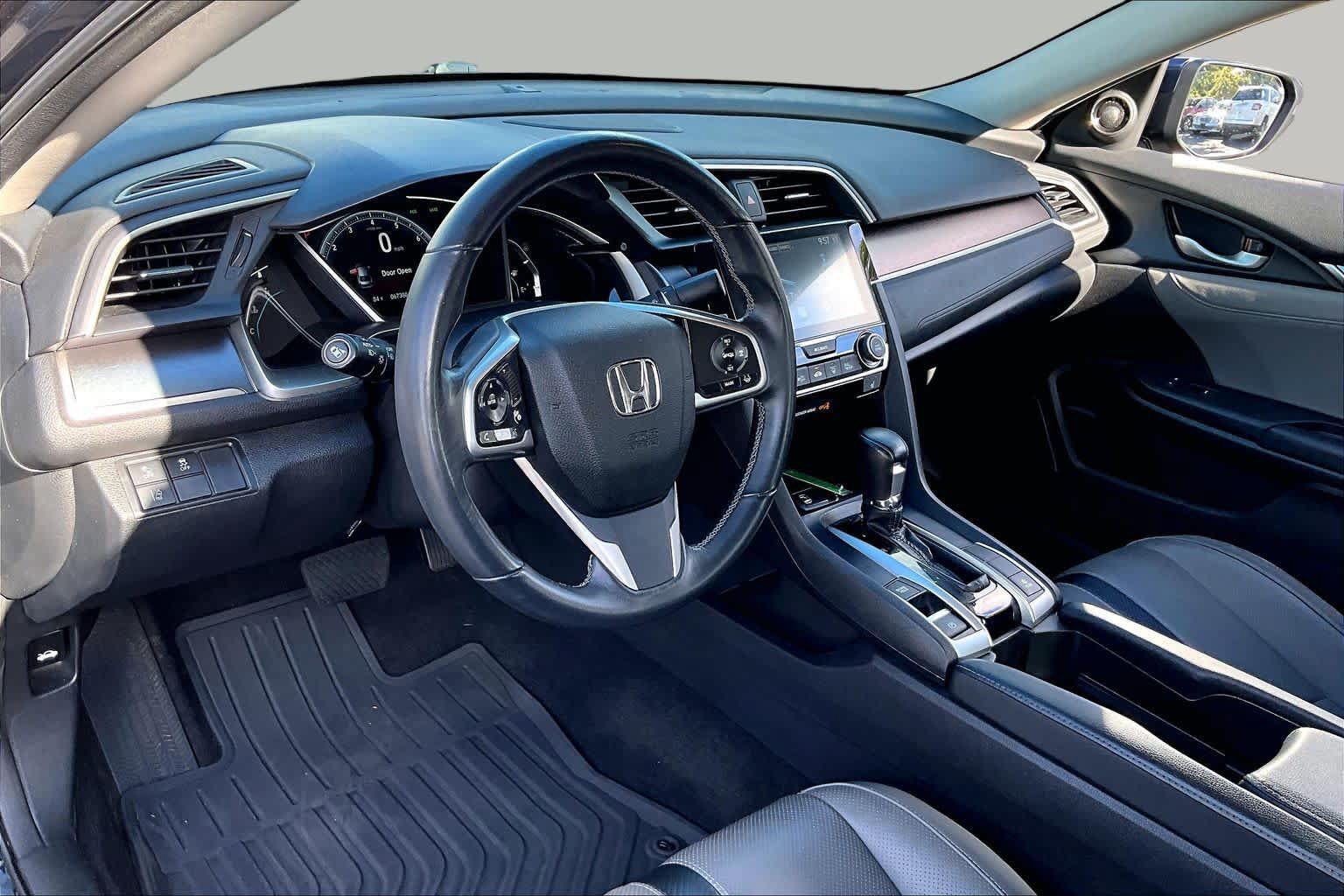 Used 2017 Honda Civic Touring image 18