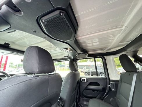 Used 2020 Jeep Wrangler Unlimited Sahara AWD/4WD image 26