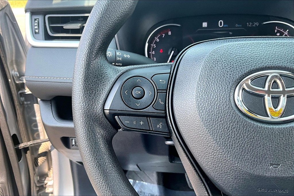 Used 2025 Toyota RAV4 XLE AWD/4WD image 18