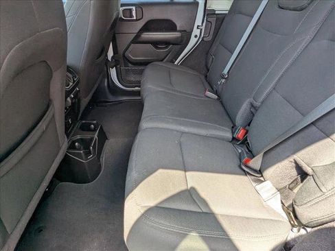 Used 2021 Jeep Wrangler Unlimited Sahara image 17