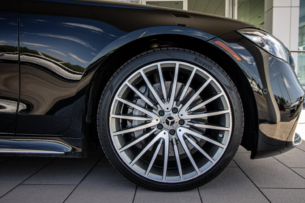 Used 2023 Mercedes-Benz S 500 4MATIC image 4