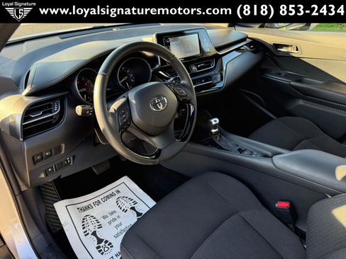 Used 2018 Toyota C-HR XLE image 15