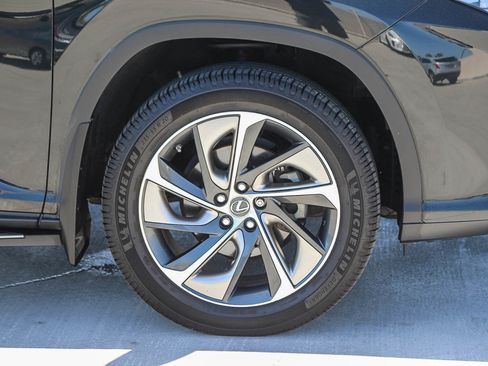 Used 2018 Lexus RX 350L Luxury w/ Accessory Package FWD image 10