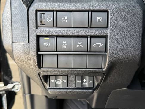 Used 2025 Toyota 4Runner Limited AWD/4WD image 21