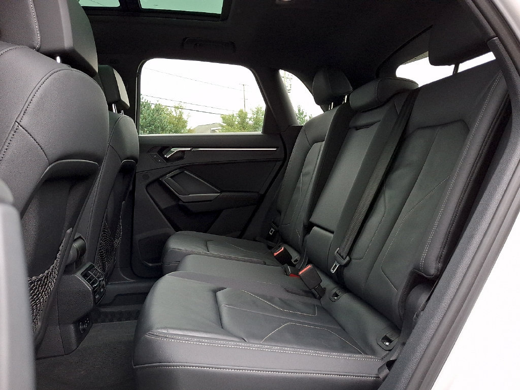 Used 2023 Audi Q3 2.0T Premium w/ Black Optic Sport Package AWD/4WD image 13
