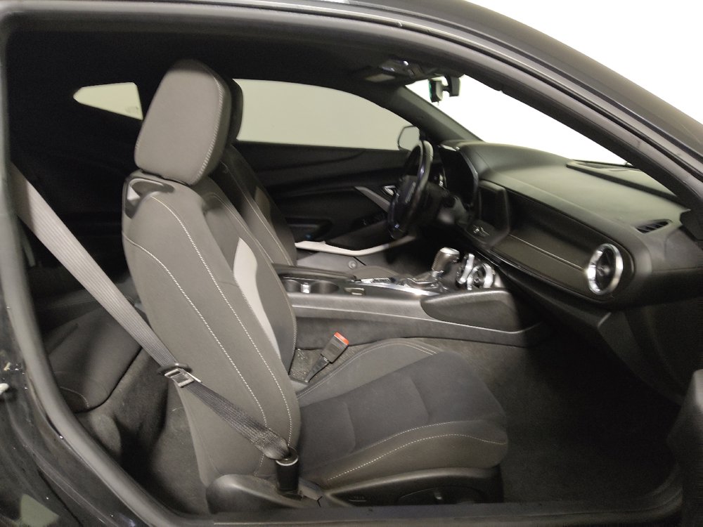 Used 2020 Chevrolet Camaro LT RWD image 21