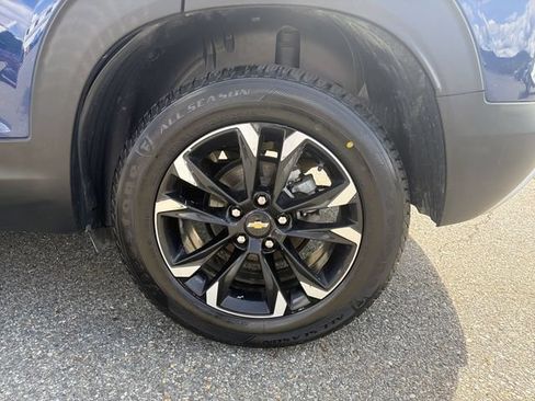 Used 2023 Chevrolet TrailBlazer LT FWD image 34