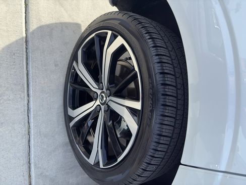 Used 2025 Volvo XC60 T8 Ultra w/ Protection Package Premier image 21