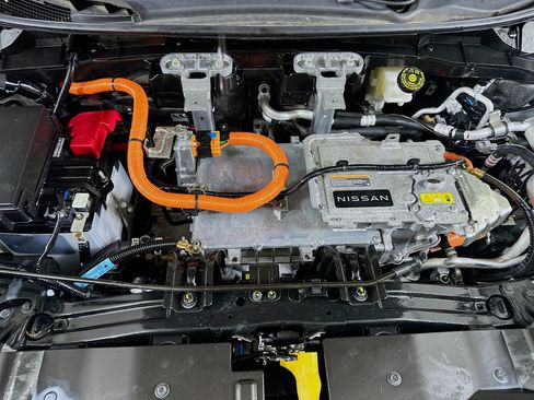 Used 2024 Nissan Ariya AWD image 31