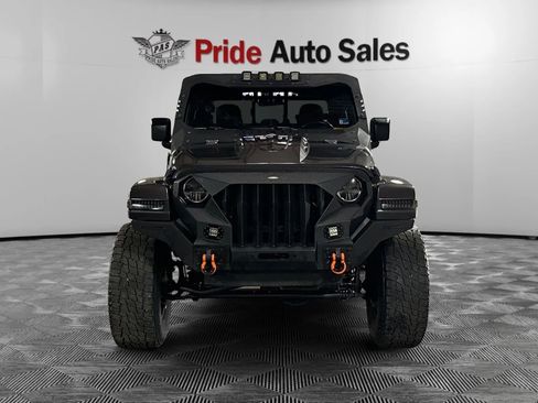 Used 2021 Jeep Gladiator Sport image 2
