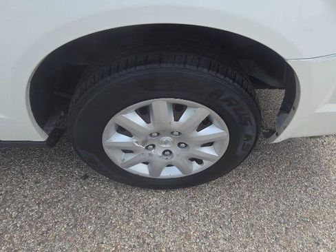Used 2008 Chrysler Town & Country LX FWD image 12