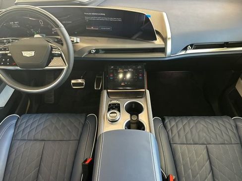 New 2026 Cadillac Vistiq Premium Luxury w/ LPO, Floor Liner Package image 13