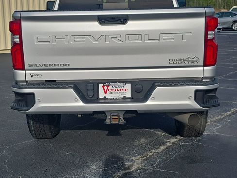Used 2023 Chevrolet Silverado 2500 High Country w/ Z71 Off-Road Package AWD/4WD image 12