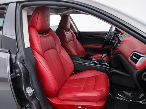 Certified 2023 Maserati Ghibli Modena RWD image 12