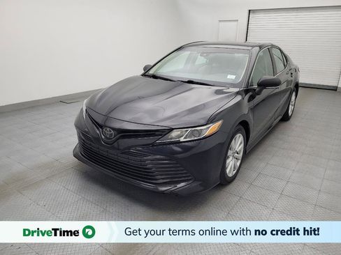 Used 2018 Toyota Camry LE w/ Convenience Package FWD image 1