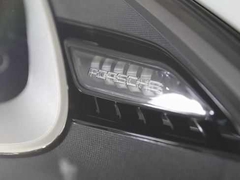 Used 2023 Porsche Cayenne Coupe image 23