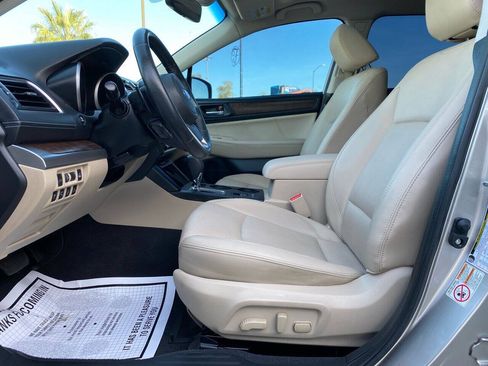 Used 2018 Subaru Outback 2.5i Limited AWD/4WD image 9