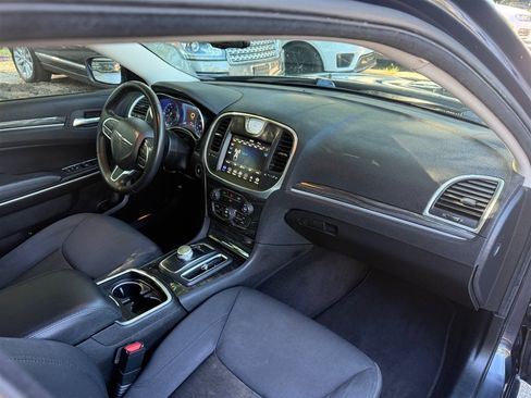 Used 2019 Chrysler 300 Touring w/ Sport Appearance Package RWD image 18