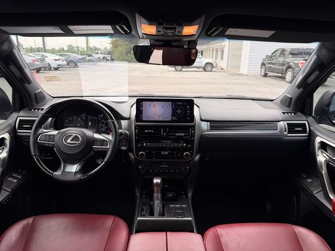 Used 2023 Lexus GX 460 Luxury w/ Accessory Package AWD/4WD image 15