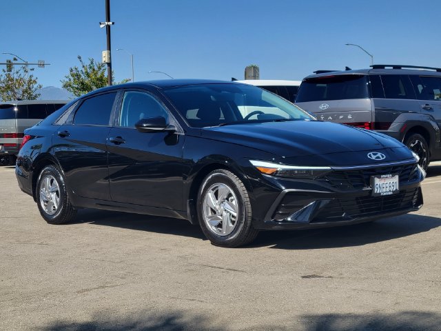 Used 2024 Hyundai Elantra SE FWD image 32