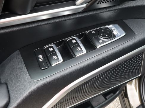 Used 2025 Kia Telluride S FWD image 14