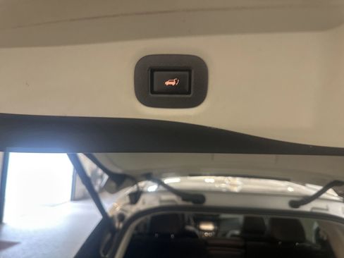 Used 2019 Nissan Rogue SL w/ Premium Package FWD image 17