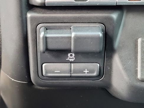 Used 2021 Chevrolet Silverado 1500 RST AWD/4WD image 13