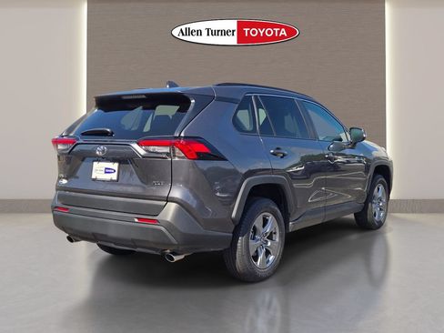Used 2025 Toyota RAV4 XLE FWD image 6