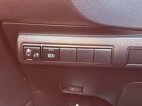 Used 2023 Toyota Corolla SE image 32