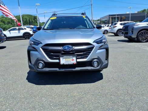 Used 2024 Subaru Outback Premium AWD/4WD image 2