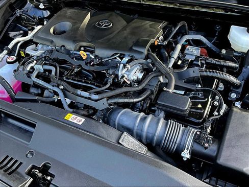 Used 2025 Toyota Camry LE image 35