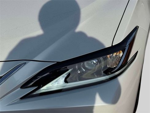 Used 2023 Lexus ES 350 w/ Premium Package image 9