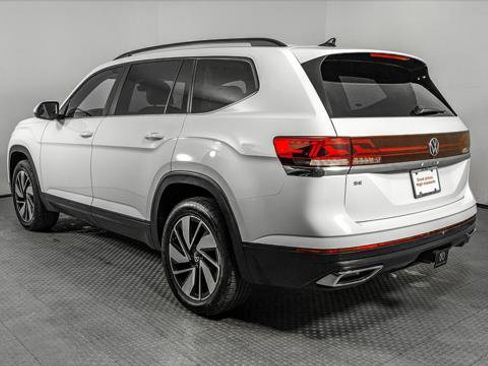 Used 2024 Volkswagen Atlas SE FWD image 4