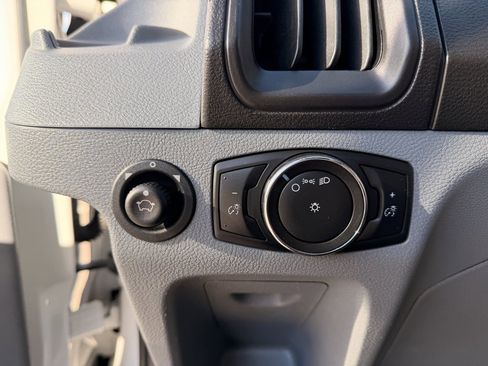 Used 2018 Ford Transit 150 Base image 19