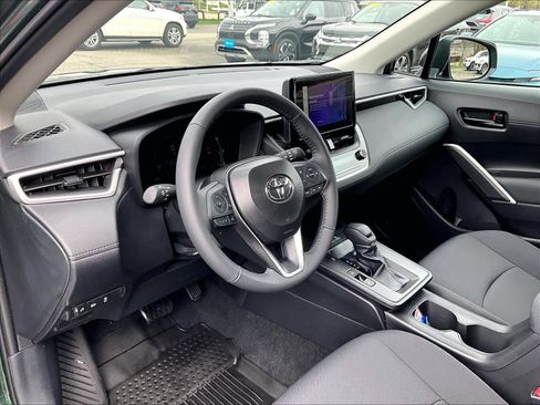 Used 2026 Toyota Corolla Cross LE w/ Moonroof Package image 8