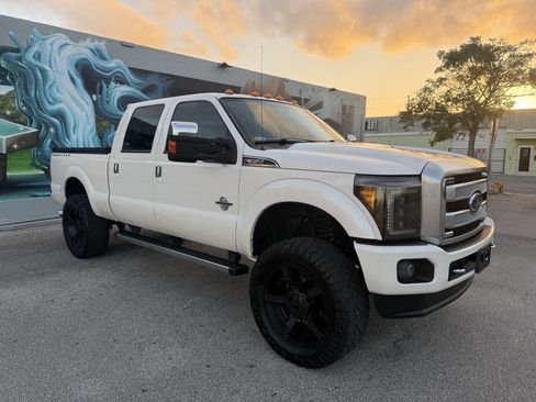 Used 2015 Ford F350 Platinum w/ Platinum Package image 8